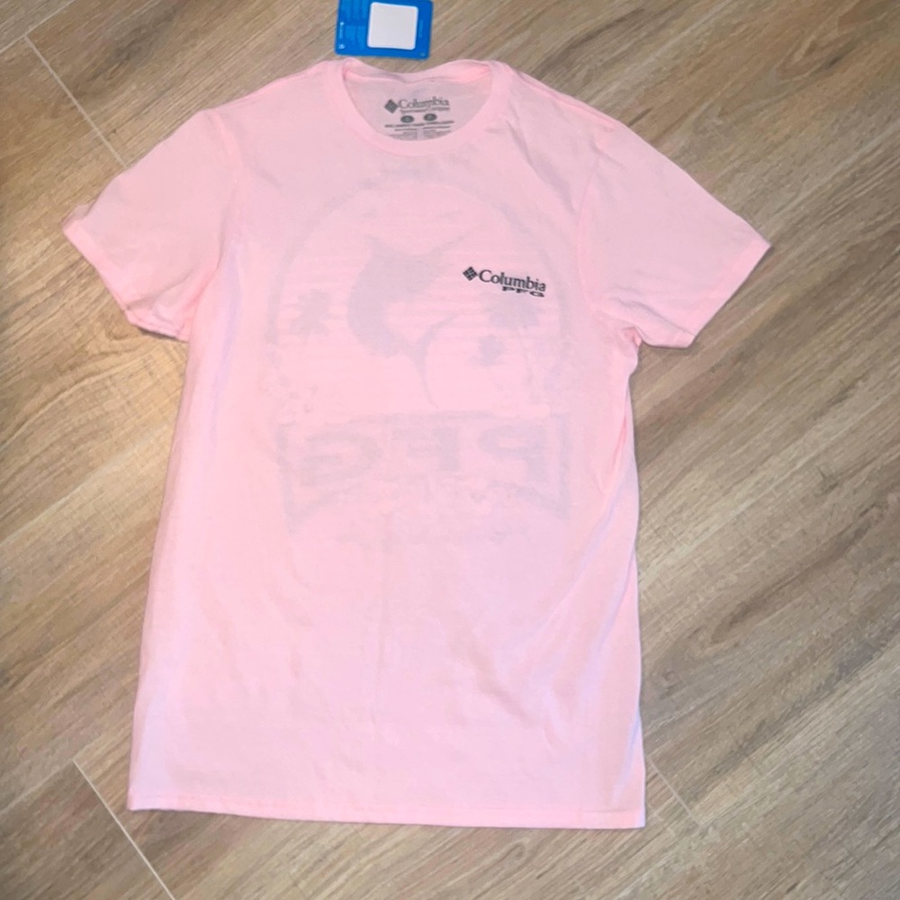 Columbia young men’s tee shirt NWT